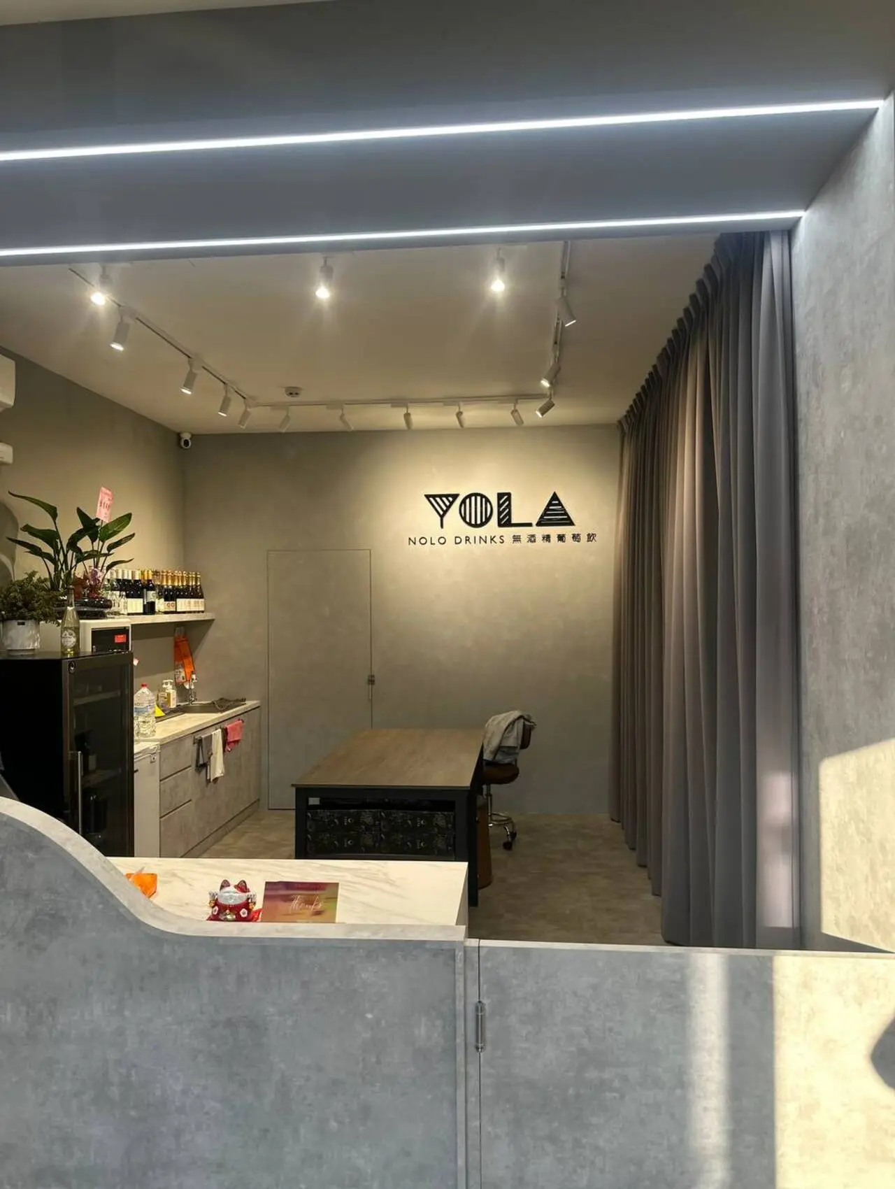 YOLA無酒精氣泡飲店面